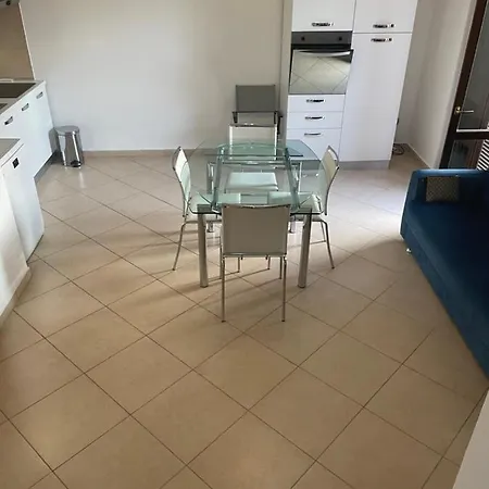 Ulisse Apartament *